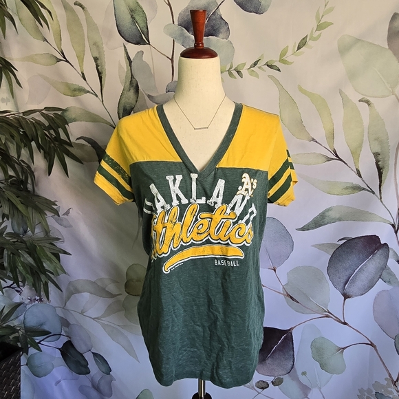 G3 For Her by Alyssa Milano | Oakland Athletics V-neck T-shirt sz 2XL - Picture 1 of 7